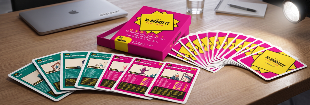 Das KI-Quartett Kartenspiel auf einem Schreibtisch